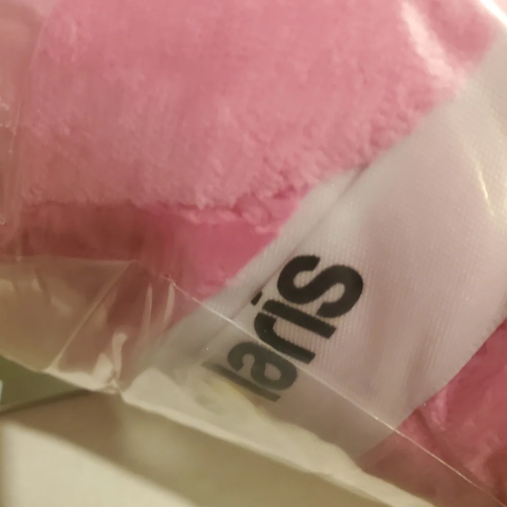 New Pink Hooded Blanket - Picture 7 of 8